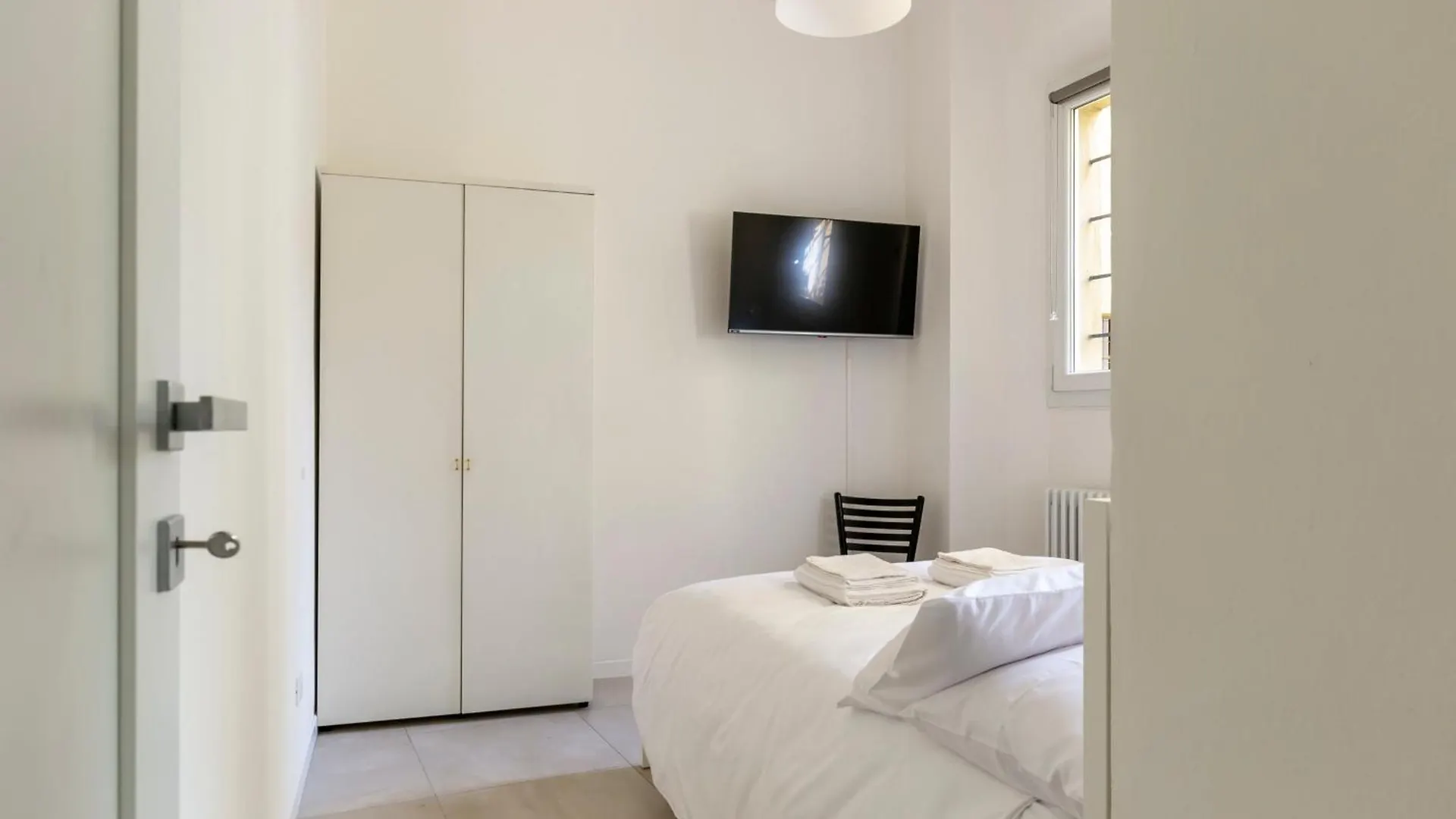 Apartment Amos - 5 Minutes From Piazza Maggiore Bologna Italy