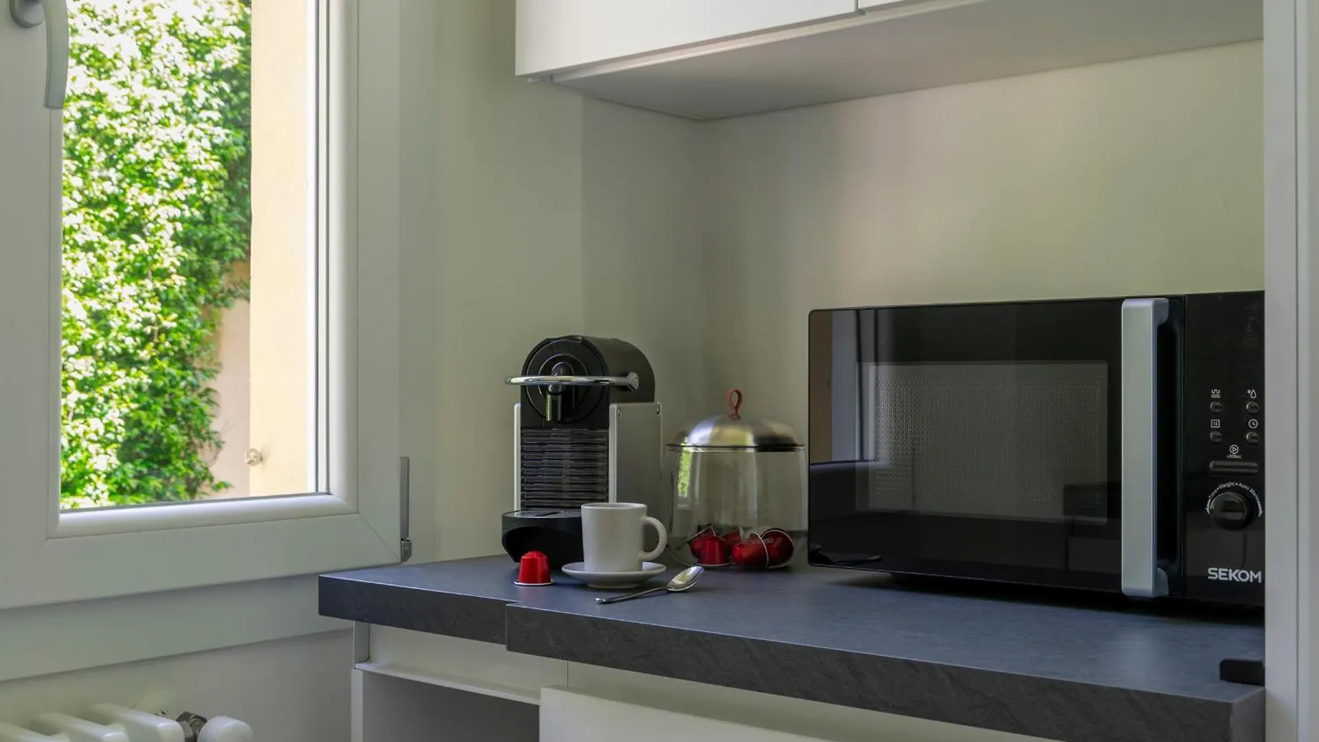 Apartment Amos - 5 Minutes From Piazza Maggiore Bologna Italy