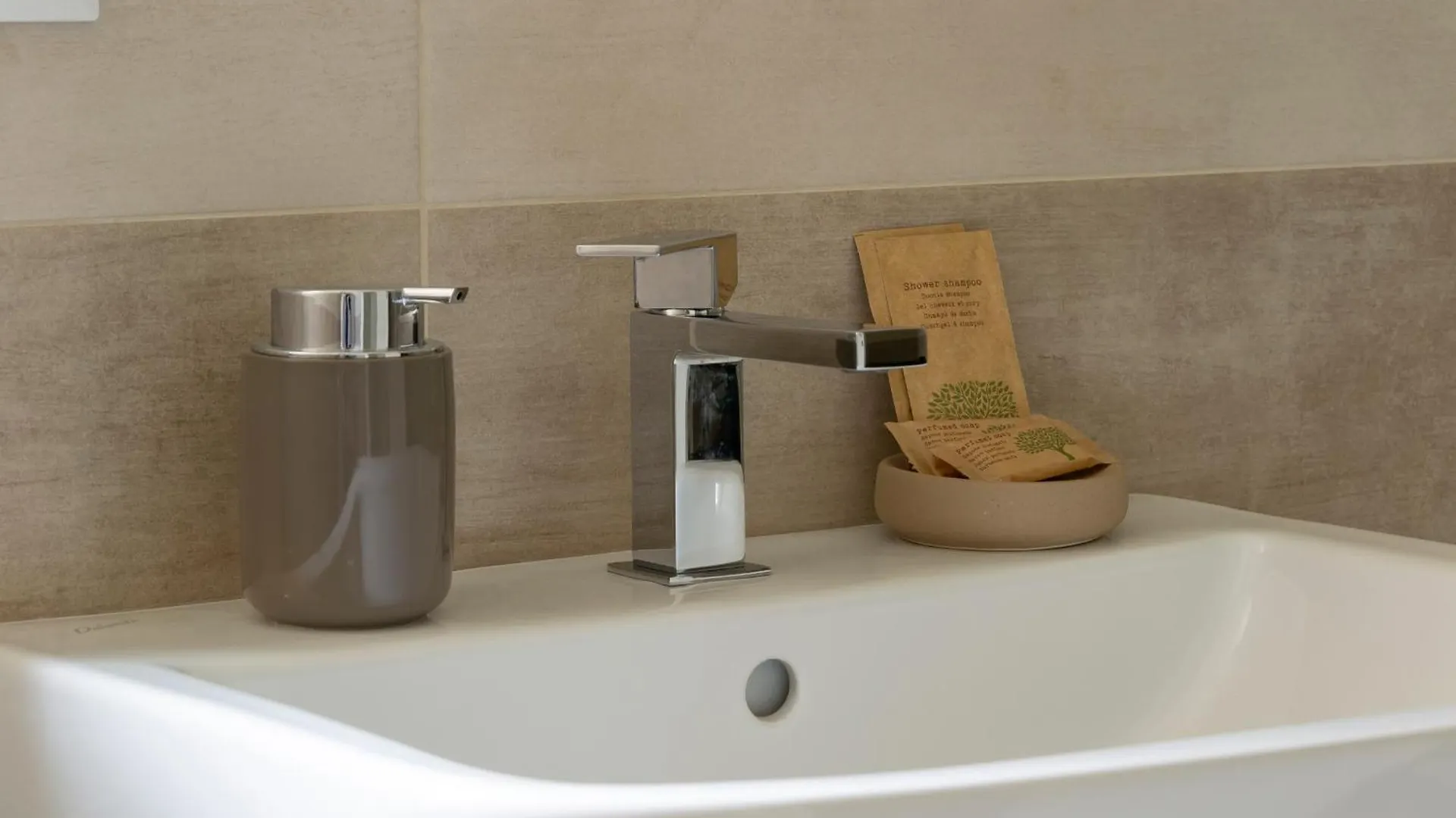 Apartment Amos - 5 Minutes From Piazza Maggiore Bologna